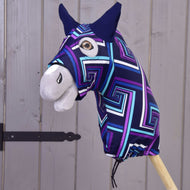 Hobby Horse zaščitna obleka modra (Lycra) LarDen: temno moder, vijoličen in turkizen geometrijski potisk, odprtini za oči in vrvica za zategovanje