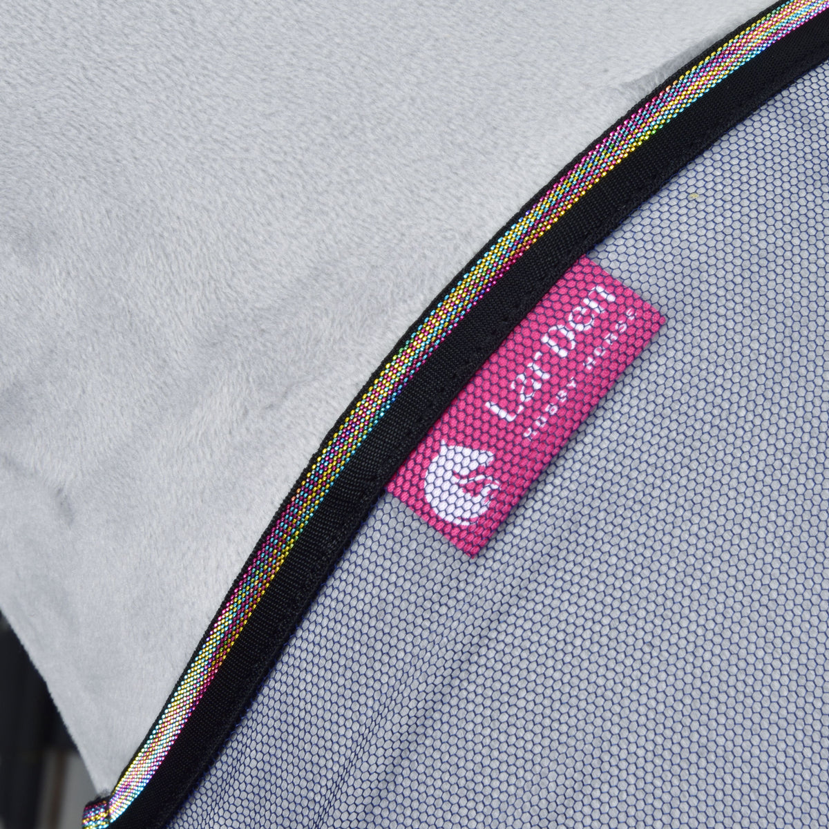 Close-up of the Set Fly Combo fly sheet: fine mesh, black binding with rainbow piping and a pink LarDen label