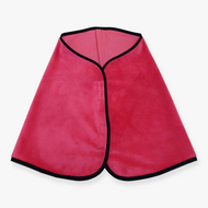 Hobby Horse pregrinjalo Raspberry znamke LarDen iz malinovo rdečega pliša s črno obrobo in sprednjim zapenjanjem na ježka, razprostrto