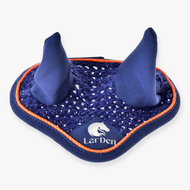 Hobby Horse naušniki kvačkani Blue Sport LarDen v temno modri barvi s srebrnim leskom, oranžnim paspulom in belim logotipom